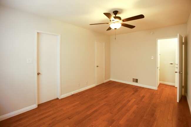 Photo - 1323 Ridgeley Dr