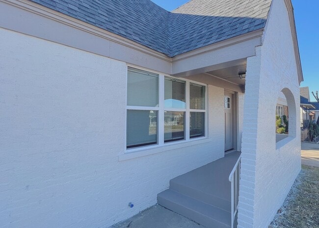 Building Photo - 2544 NW 21st St