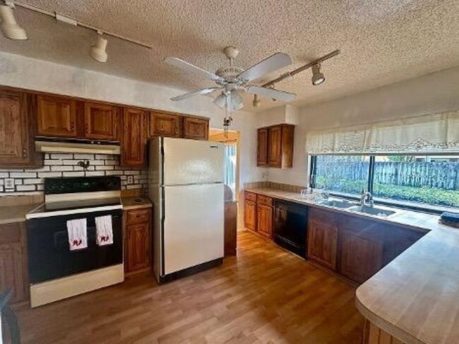 Photo - 4914 Acorn Dr