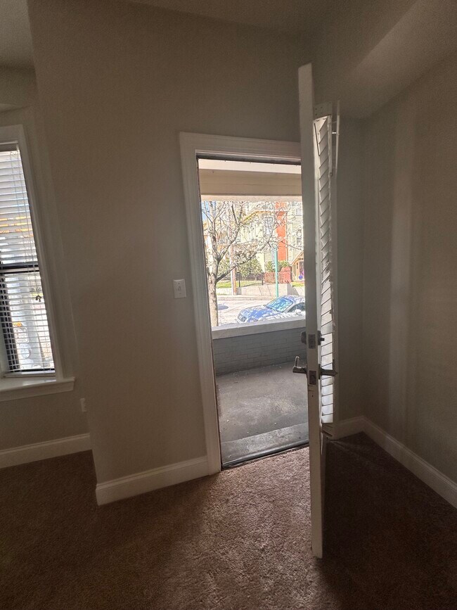 Photo - 324 Lindsay St