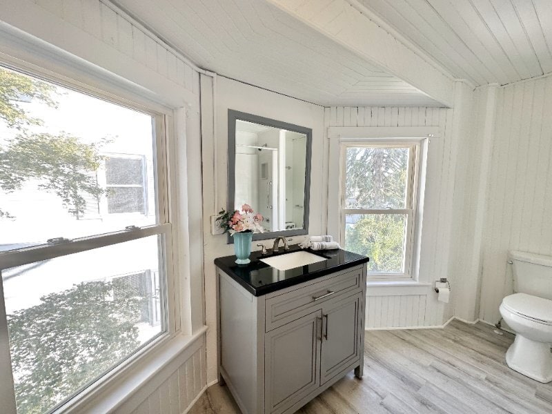 Photo - 957 Vine St