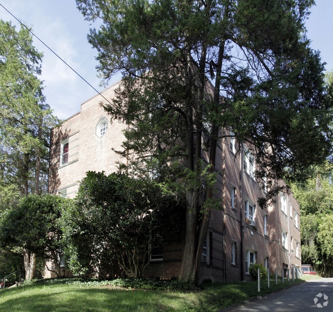 Primary Photo - 4585 Macarthur Blvd NW