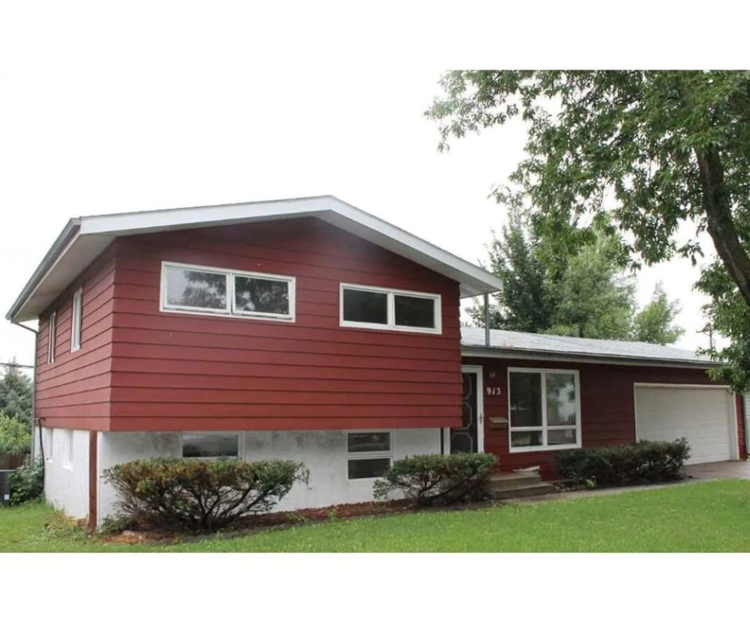 Updated 3 Bedroom Home | Pet Friendly | Prime Location - Updated 3 Bedroom Home | Pet Friendly | Prime Location
