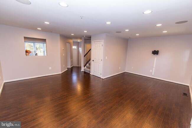 Photo - 614 Tuckahoe Creek Ct