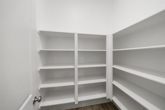 Photo - 11107 Willamer St