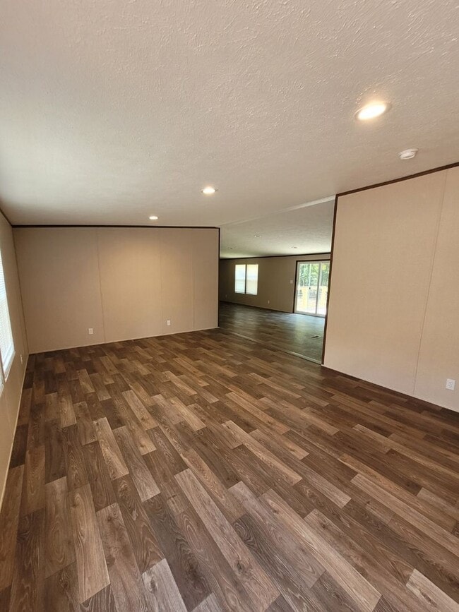 165 Silver Cir