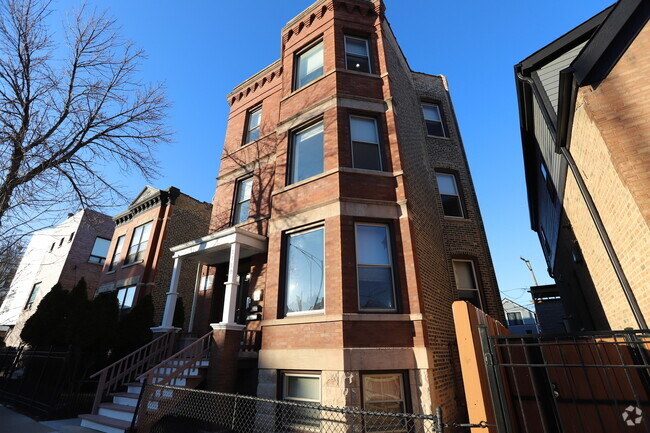 Building Photo - 2320 W Armitage Ave Rental