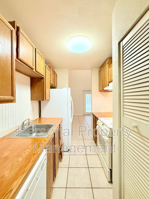 Photo - 10303 NE 23rd St