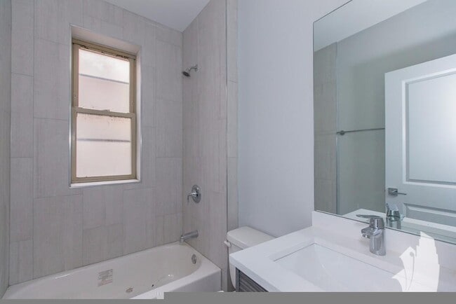 Photo - 3925 N Janssen Ave Unit 2