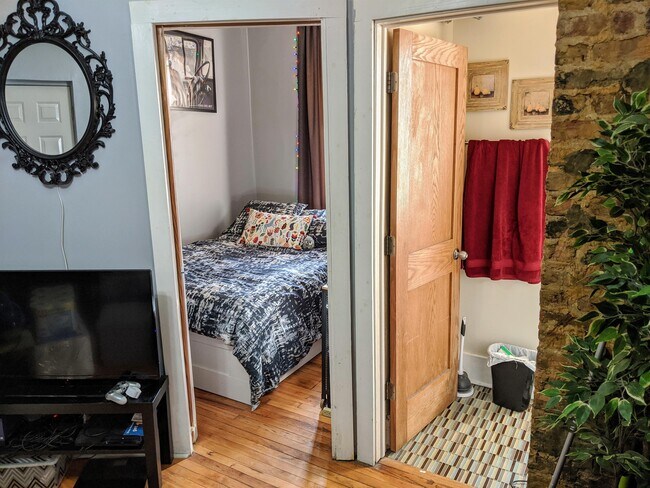 Photo - 1830 W 17th St