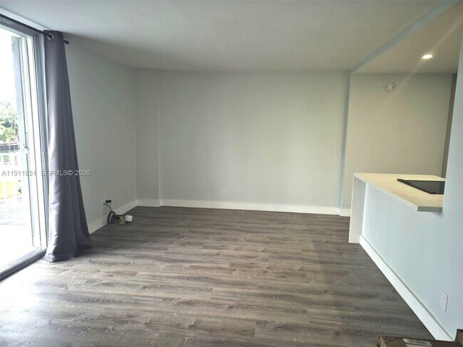 Photo - 1731 SE 15th St Unit 205