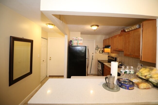Photo - 400 Governors Dr Unit 5