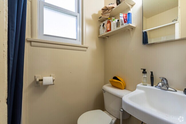 4BR, 2BA - 3,911SF - Bathroom 1