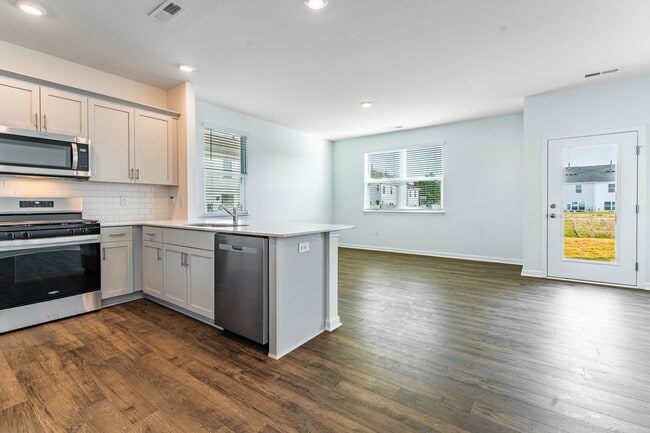 Photo - 390 Freestall Dr