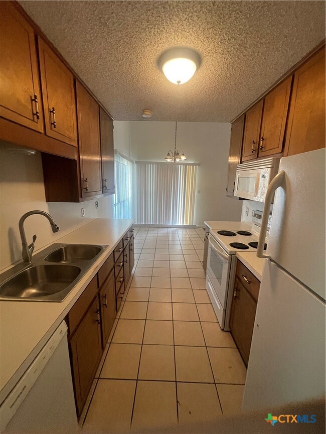 Photo - 513 Camelot Dr