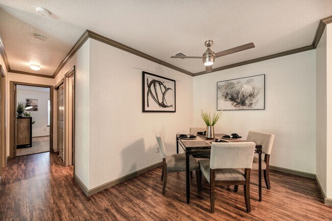 Belmont 2x2 Dining Room