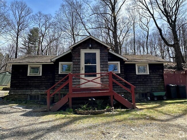 Building Photo - 183 Quaker Hill Rd Rental