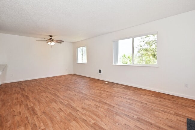 Building Photo - 12375 Mt Jefferson Terrace