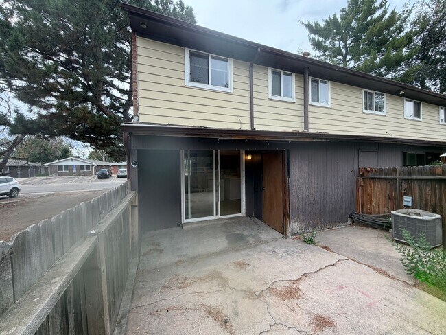 4560 Everett Ct Unidad 4560