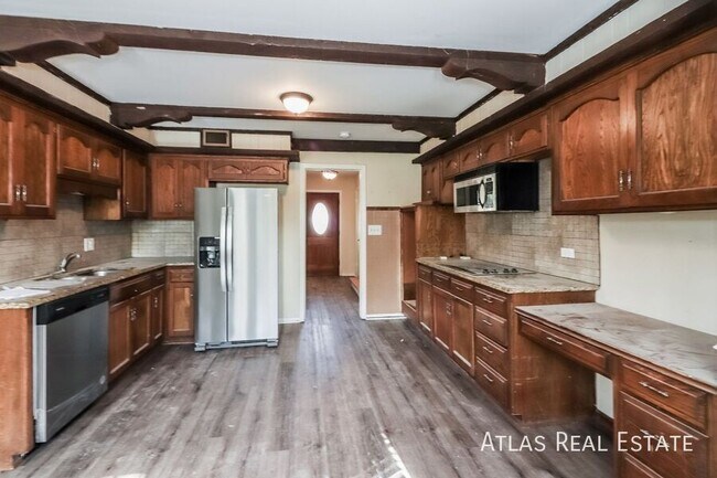 Photo - 9011 W 105th St