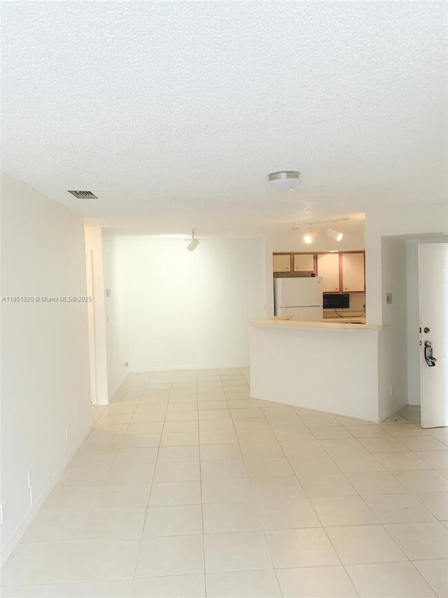 Building Photo - 3310 Pinewalk Dr N Rental