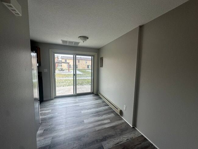 Photo - 554 W 42nd St