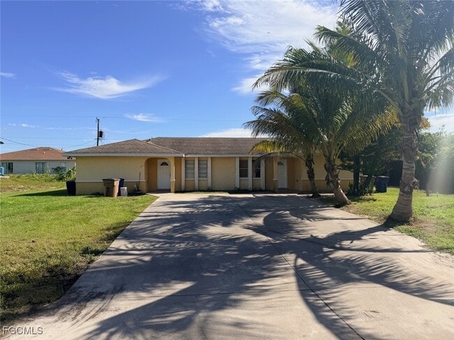 Building Photo - 721 Gilbert Ave S