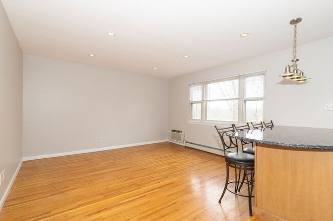 Photo - 300 Wilson Rd