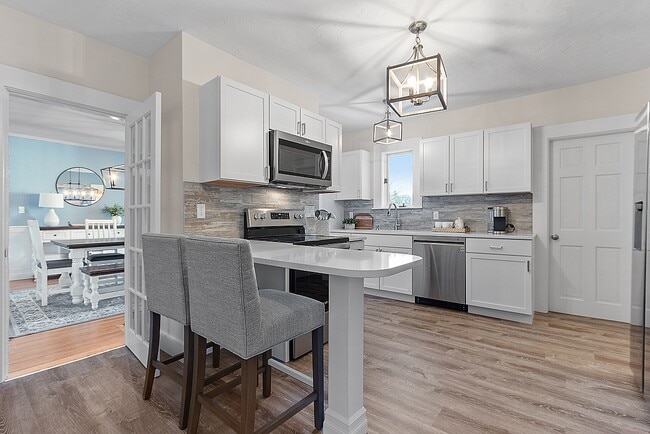 Photo - 12 Hollis St