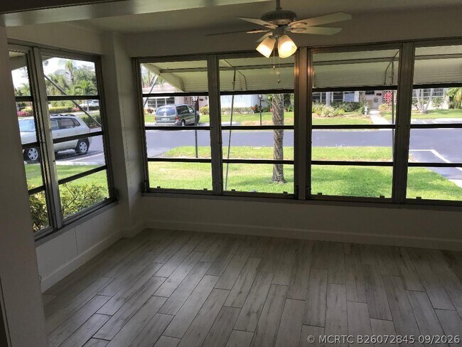 Photo - 1387 High Point Way NW