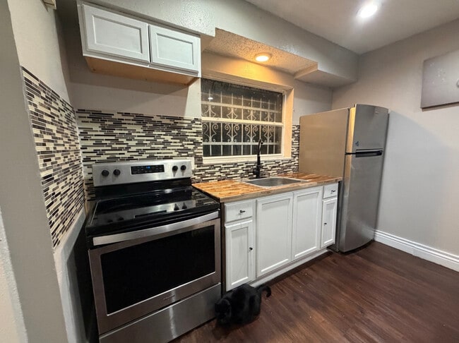 Photo - 505 E Columbus Dr