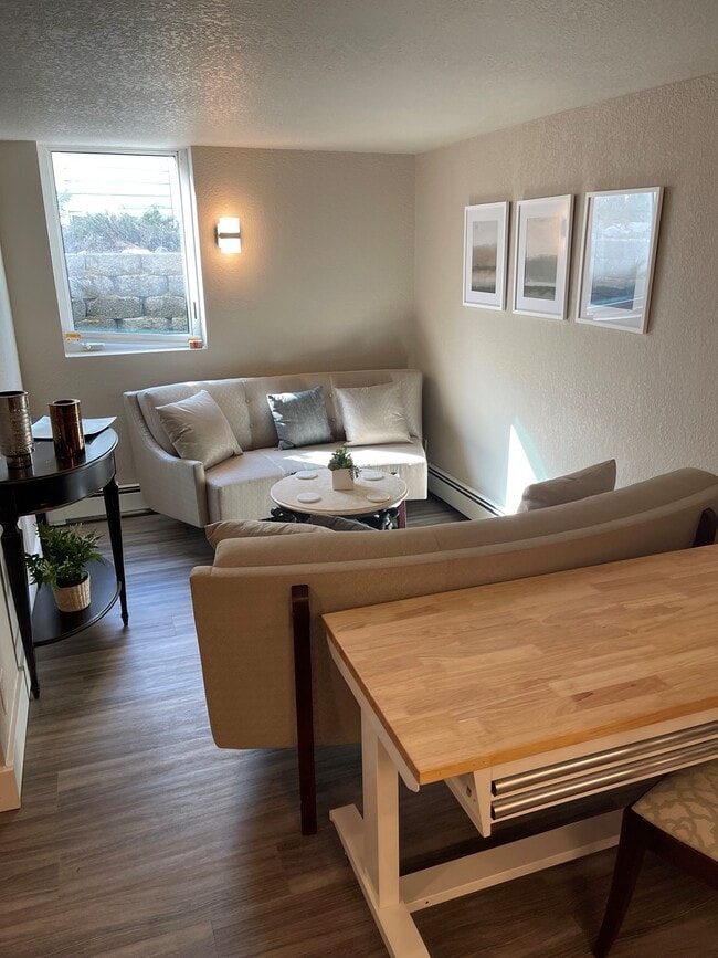 Building Photo - 134 W 11th Ave Unit #B