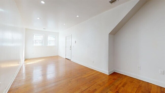 Photo - 131 Brunswick St Unit A