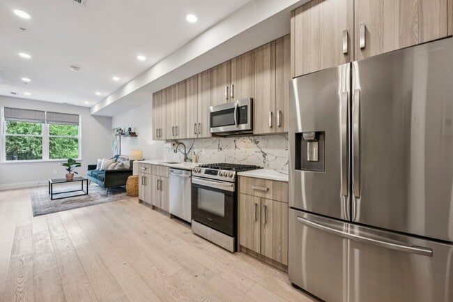 Building Photo - 1519 K St SE Unit 201