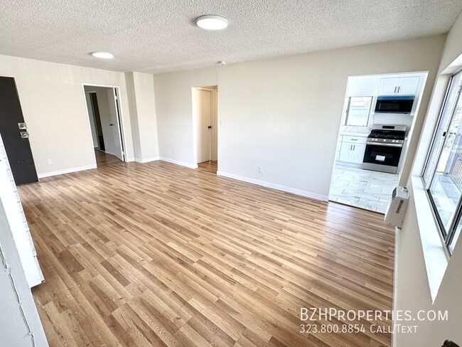 Charming 2Bed 2Bath with Balcony In Great ... - Charming 2Bed 2Bath with Balcony In Great ... Apartamento