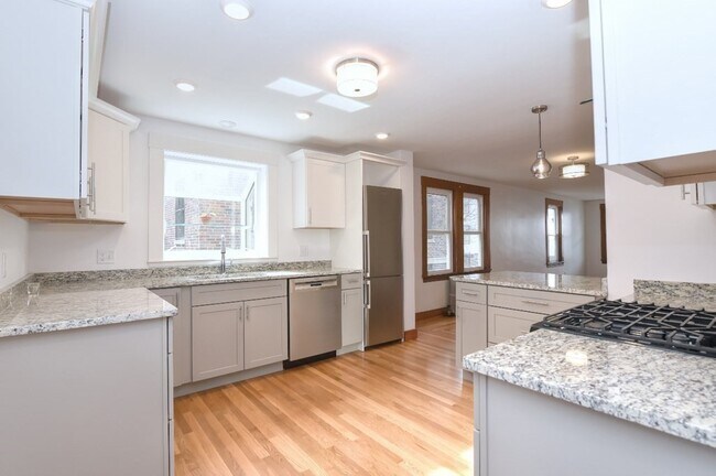 Photo - 17 Strathmore Rd Unit 1