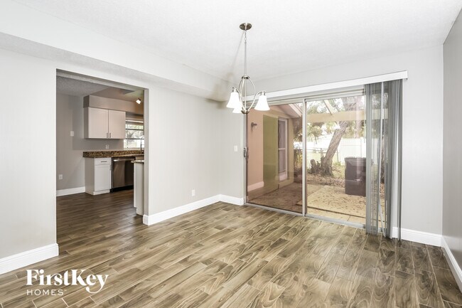 Photo - 957 Bayward Ct