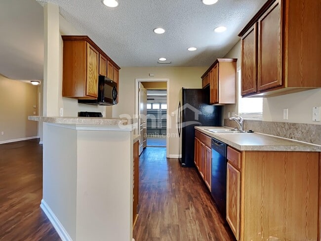 Photo - 6885 Southern Oaks Dr W