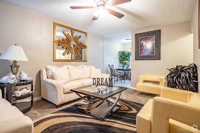 1BR, 1BA - 550SF