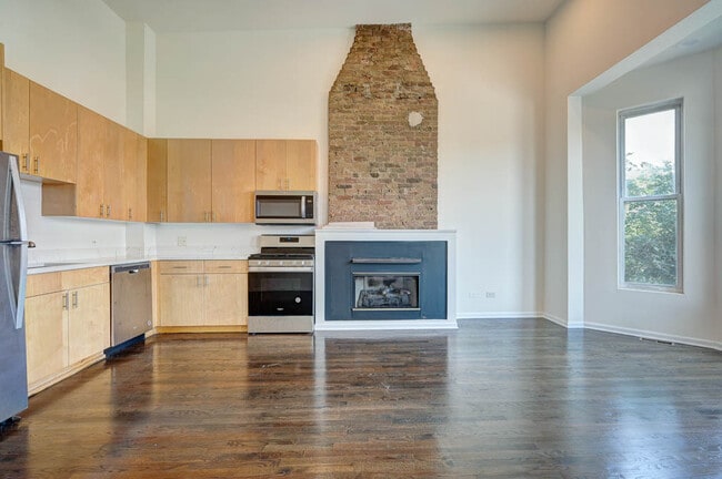 Building Photo - 2519 W North Ave Unit 3F Rental