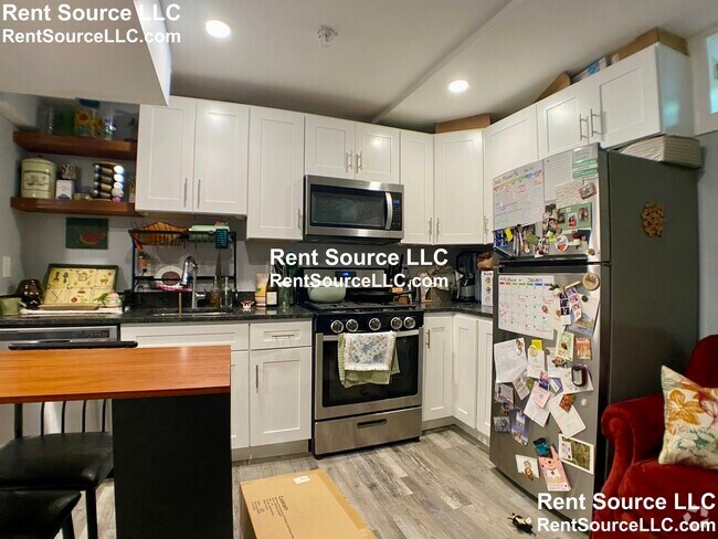 Building Photo - 303 Beacon St Unit A Rental
