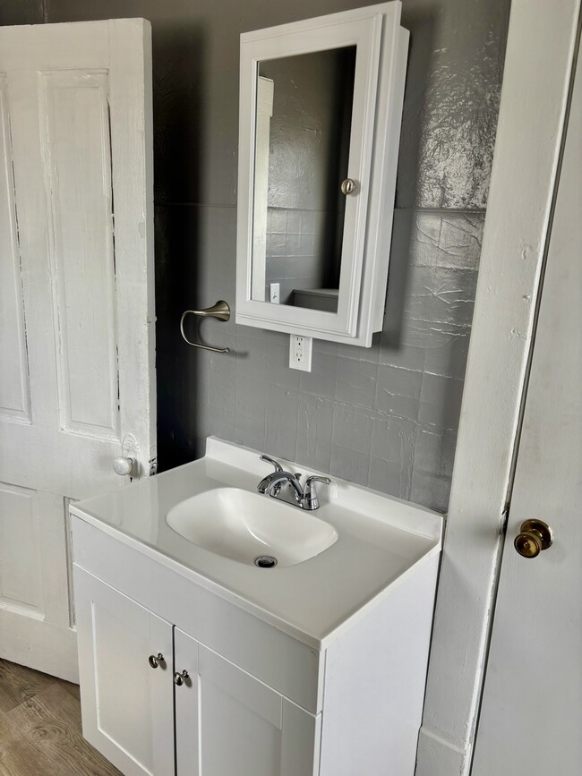 Photo - 158 16th St NW