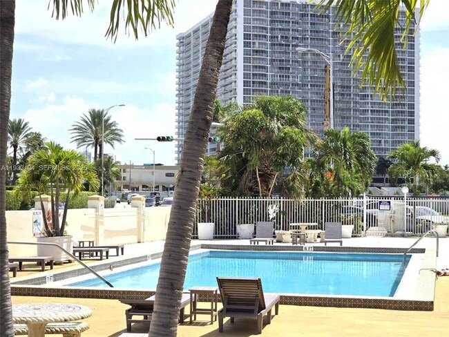 Building Photo - 1770 79th Street Causeway Unit D114