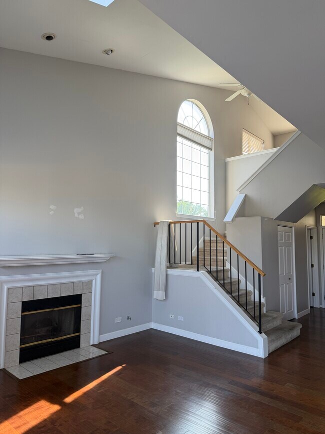 Photo - 1047 Hinswood Dr