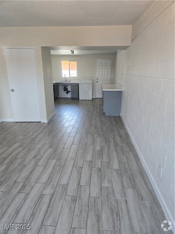 Building Photo - 2107 Statz St Unit 5 Rental