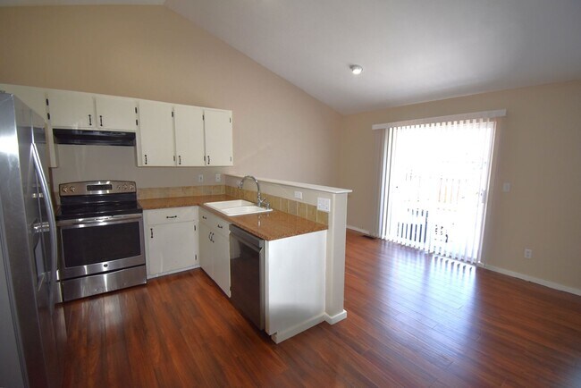 Photo - 469 Hummingbird St SE Unit 1