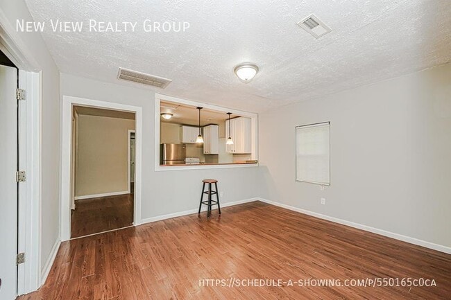 Photo - 3214 Kalynne St