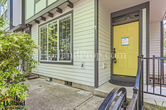 Photo - Beautiful 3 Bedroom Home with Community Pool, Hot Tub & 2-Car Garage in Hillsboro