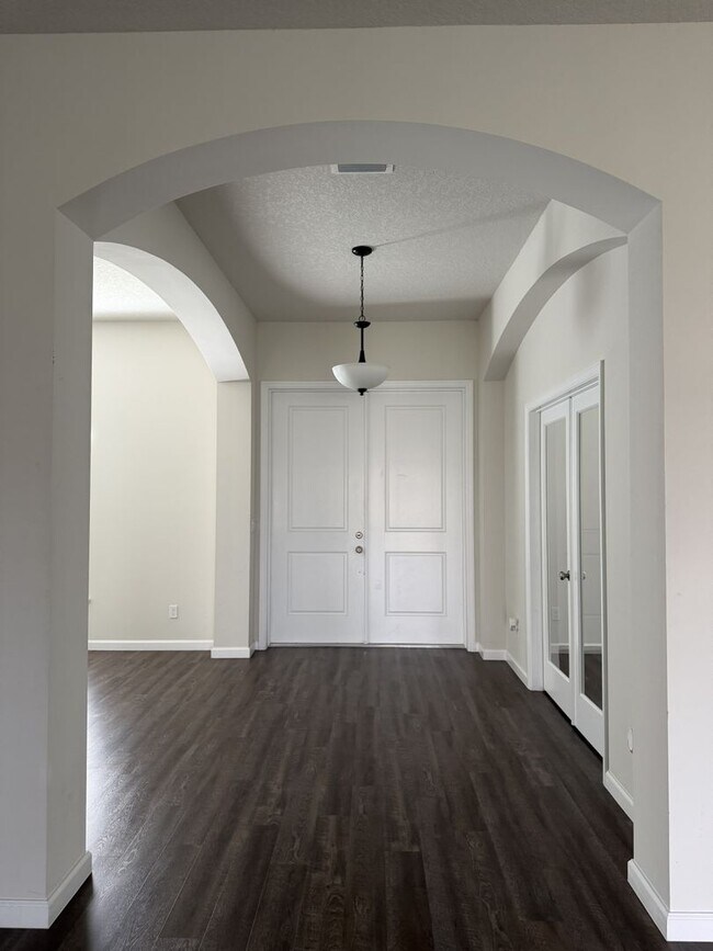 Photo - Gorgeous 3-4 bedroom Home off Becker