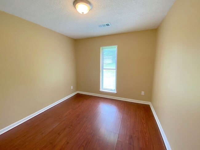 Photo - 6930 Autumnhill Ln